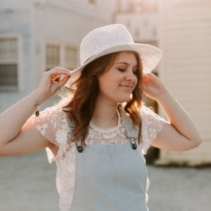 Meet your Posher, Stephanie